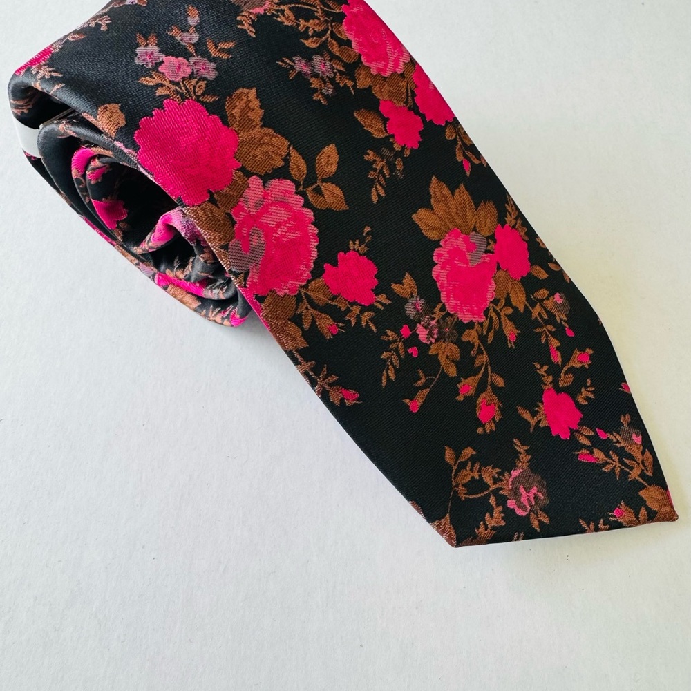 New-Vittorio Black and Pink Floral Tie Set - Picture 2 of 3